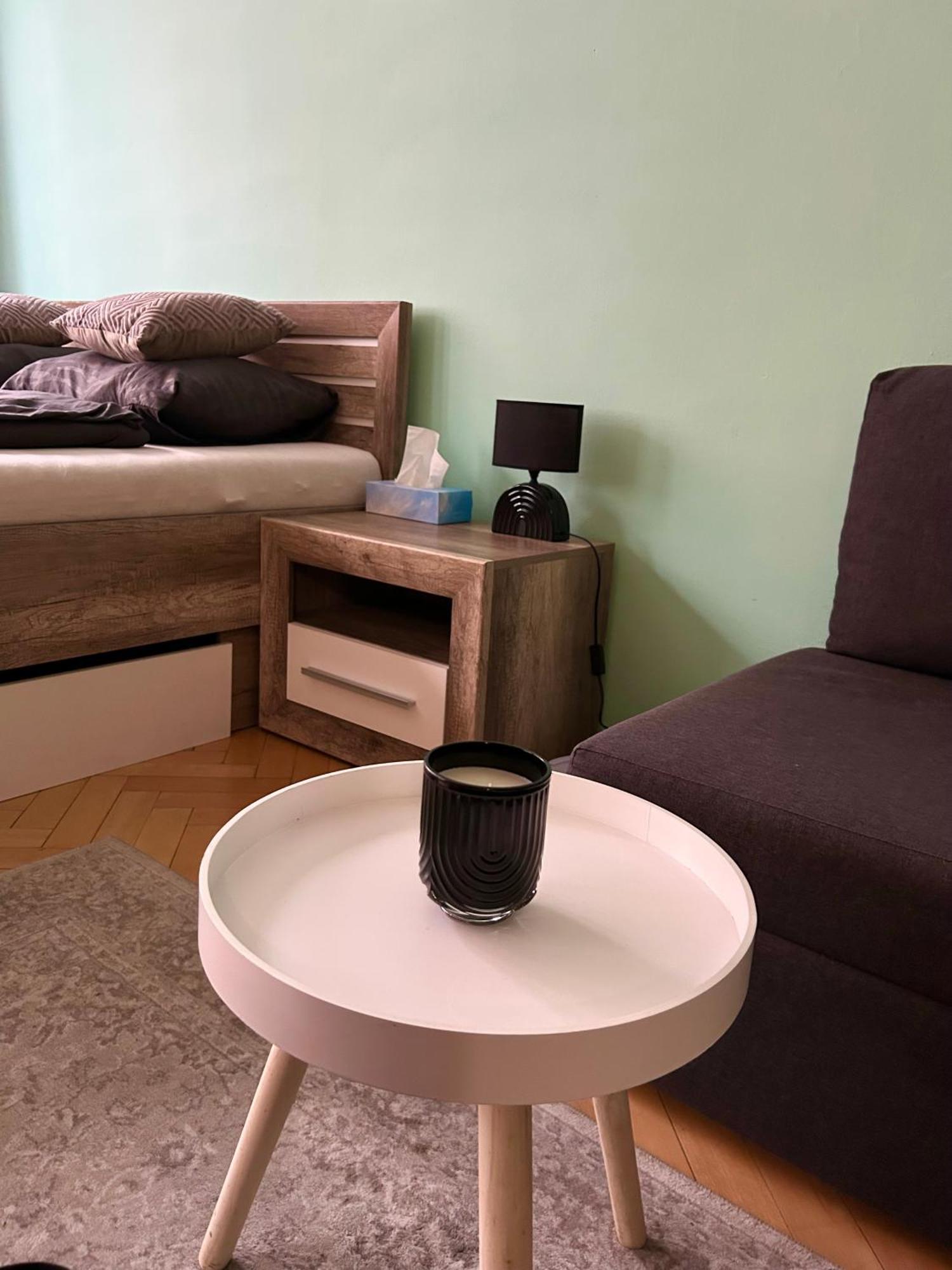 Апартаменти Sunny Flat In Center Of